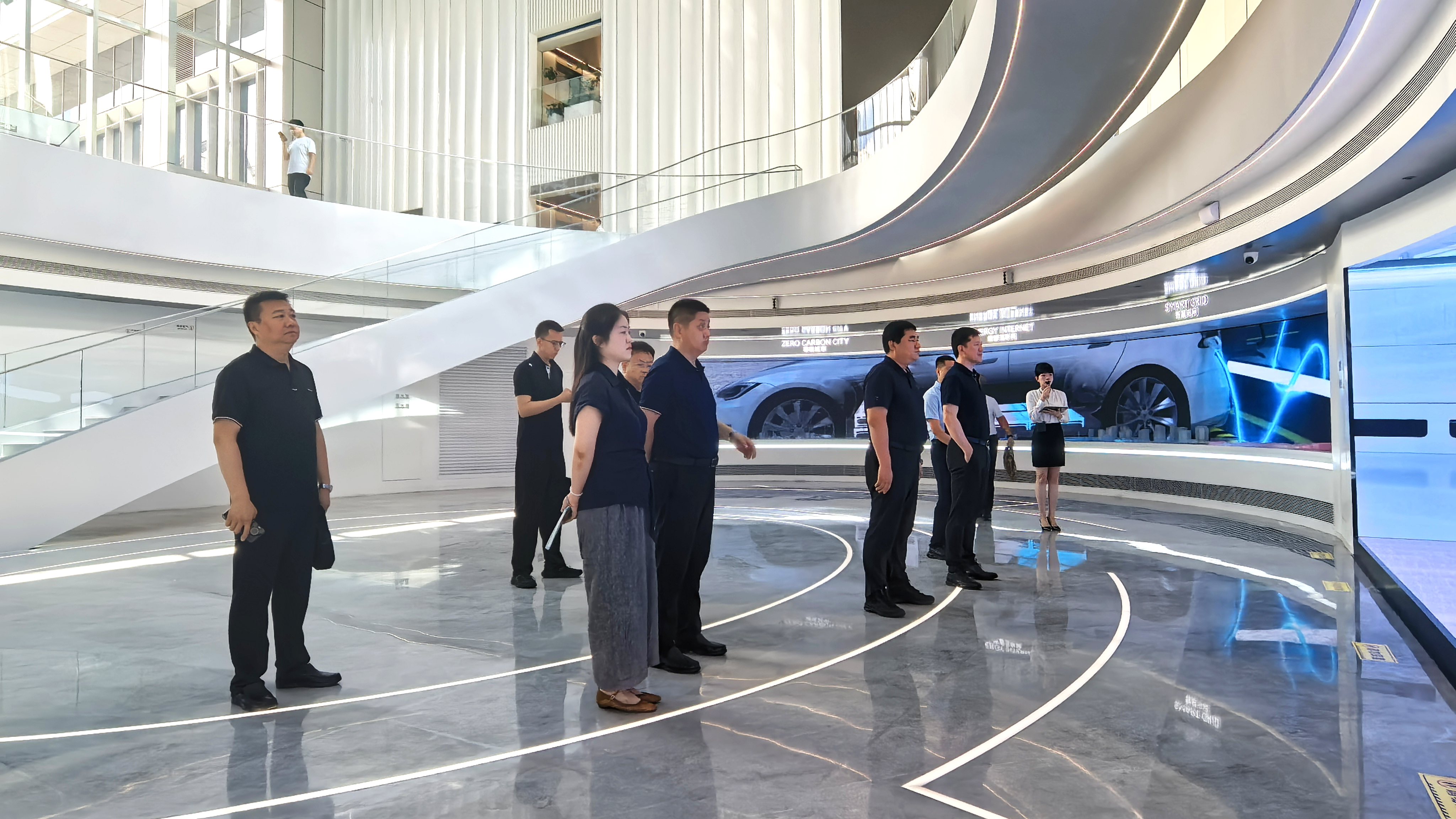 赤峰市委副书记陈占英一行赴多宝电竞科技考察交流